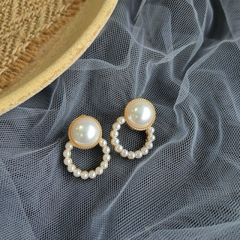 Fashion Earrings Classy Pearls